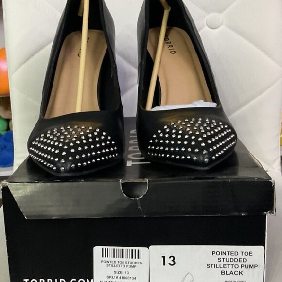 torrid Shoes - Torrid Women's Pointed Toe Studied Stiletto Pumps Black